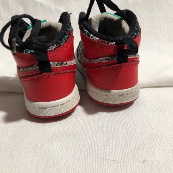 Jordan 1 Mid SE Ugly Christmas Sweater Shoes - Picture 5 of 8